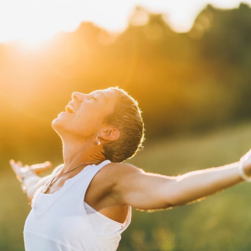 Cómo recuperar la energía de forma natural (sin café ni estimulantes)