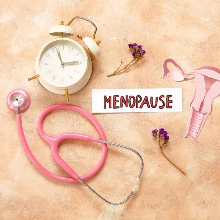 cómo aliviar los síntomas de la menopausia de forma natural mujer bienestar